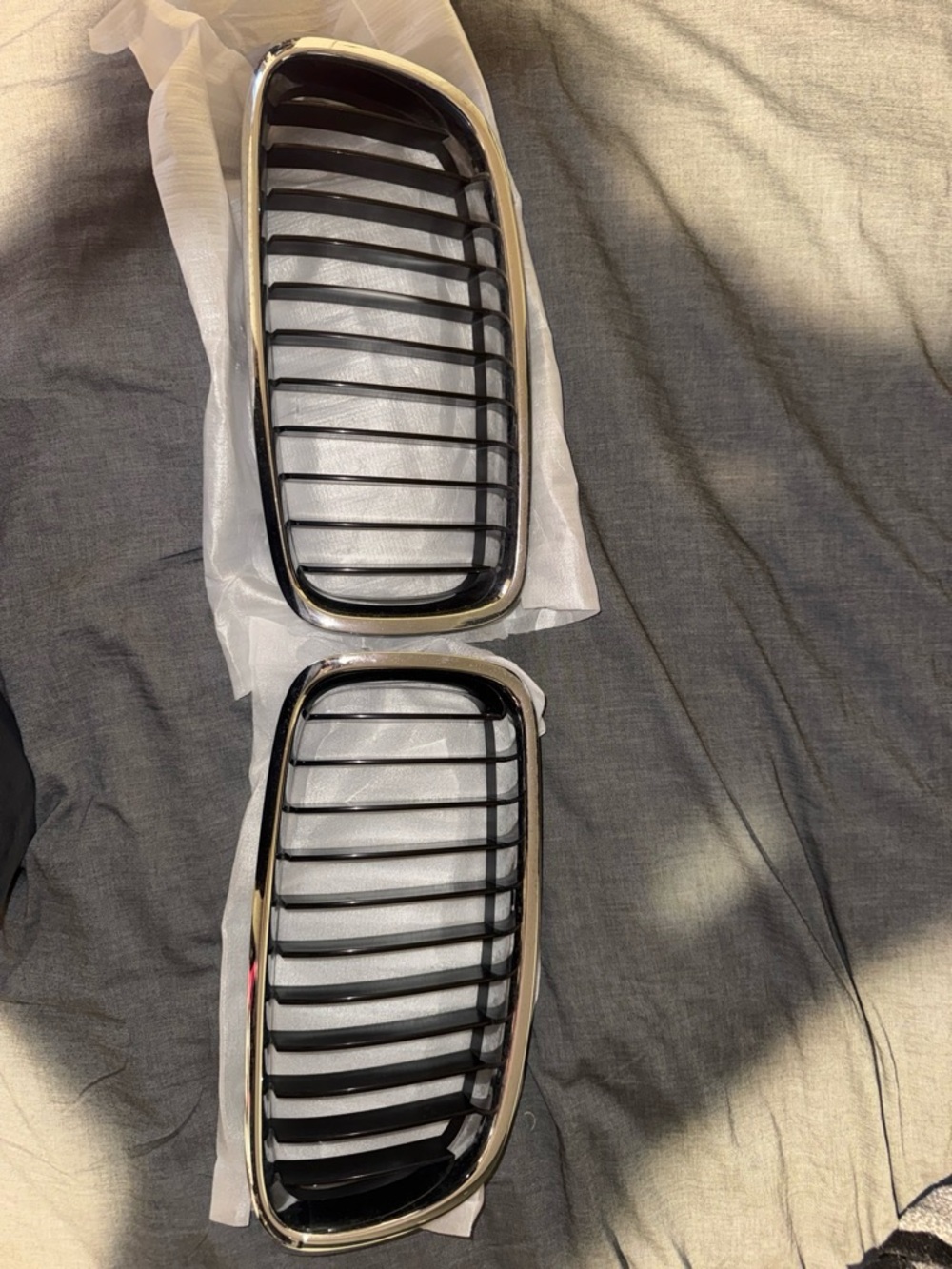 2012-2015 BMW 3 SERIES FRONT LEFT AND RIGHT LH KIDNEY GRILLE 18801310
OEM
